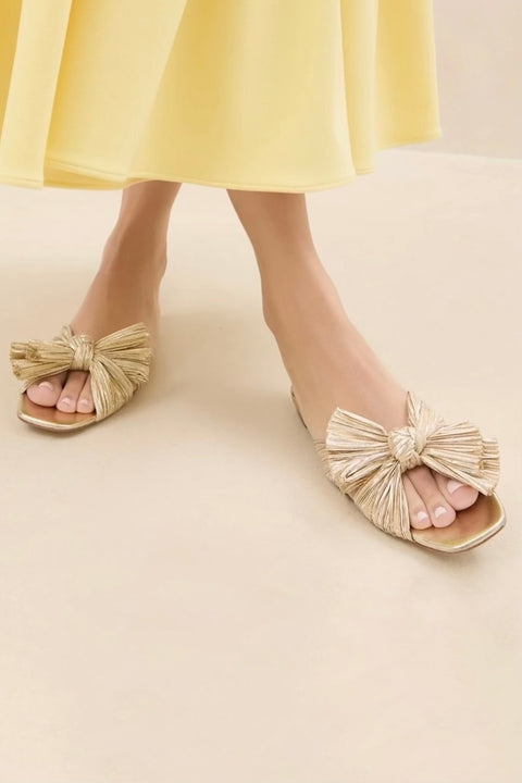 DAPHNE PLEATED BOW SLIDE