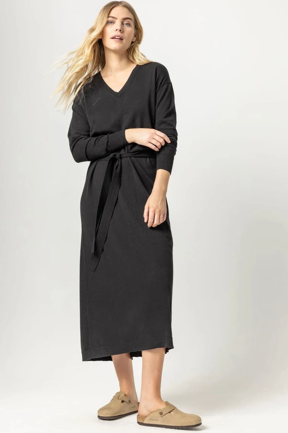 EASY V-NECK SWEATER DRESS (PA2357)- BLK