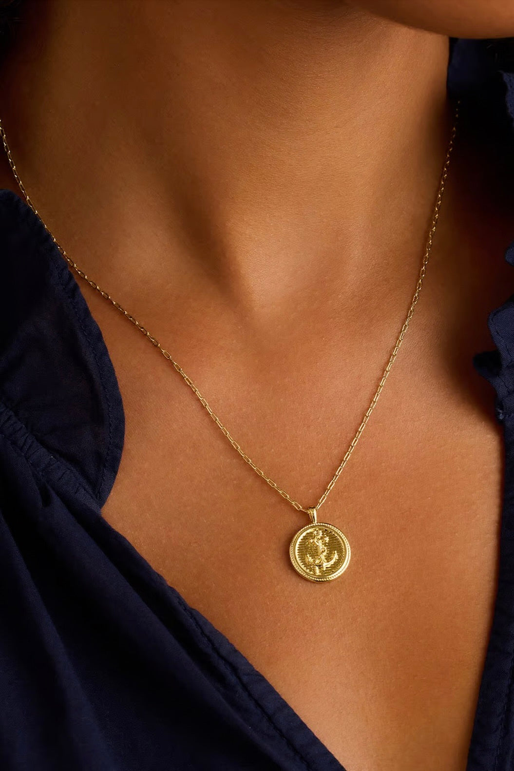 ANCHOR COIN NECKLACE- GLD